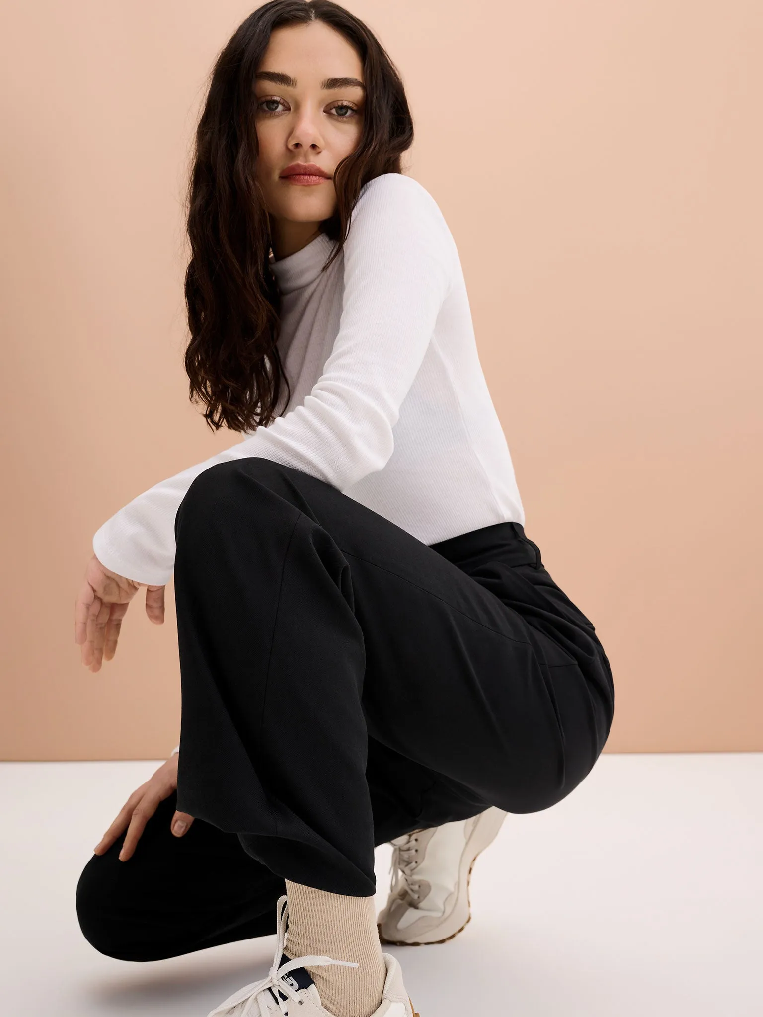 Cinnamon Relaxed Trousers in Black