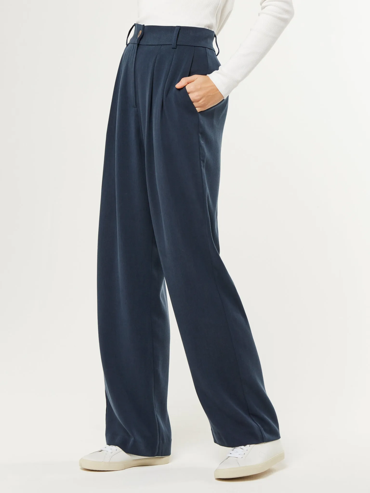 Cinnamon Straight Leg Trousers in Navy