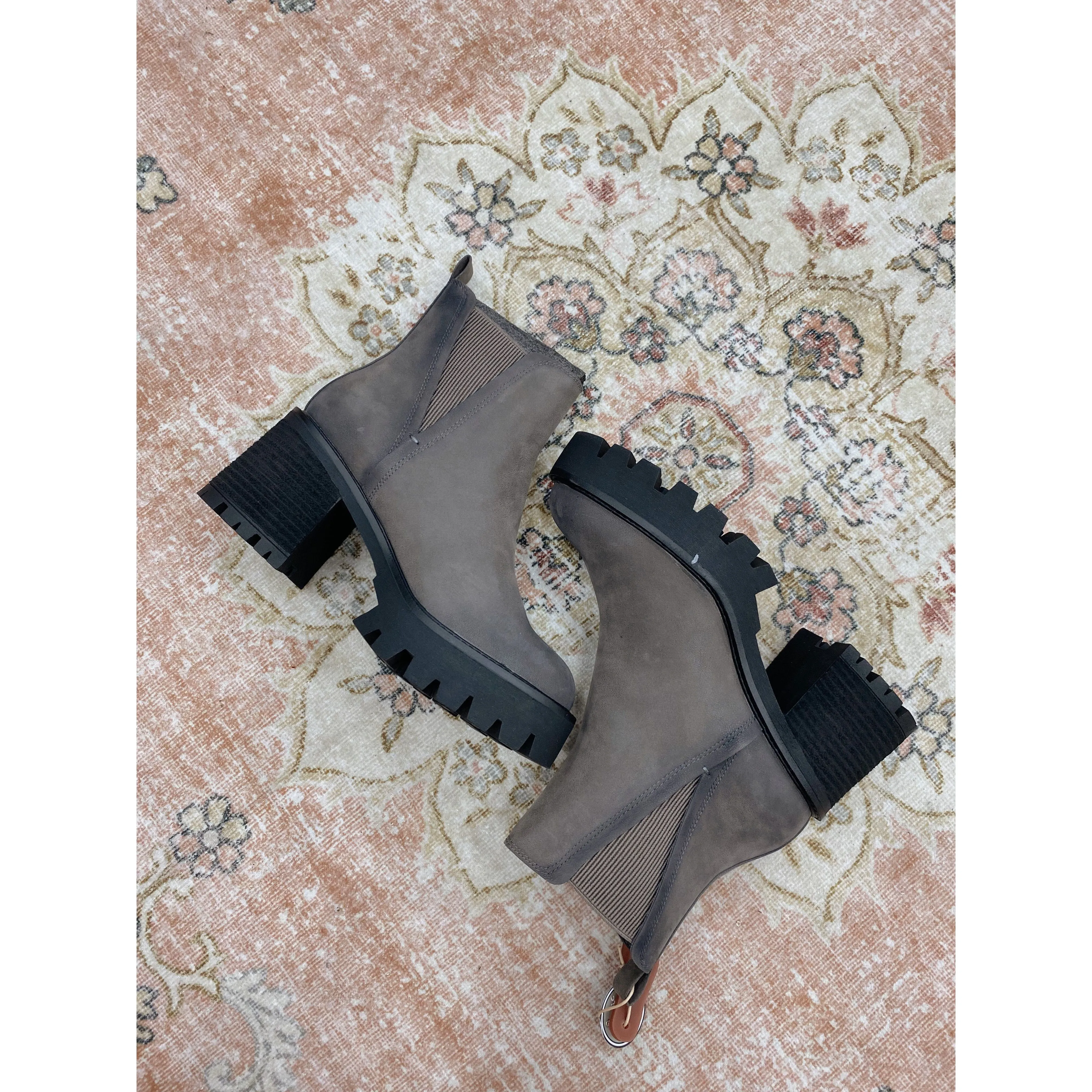 Rusty Charcoal Grey Boot