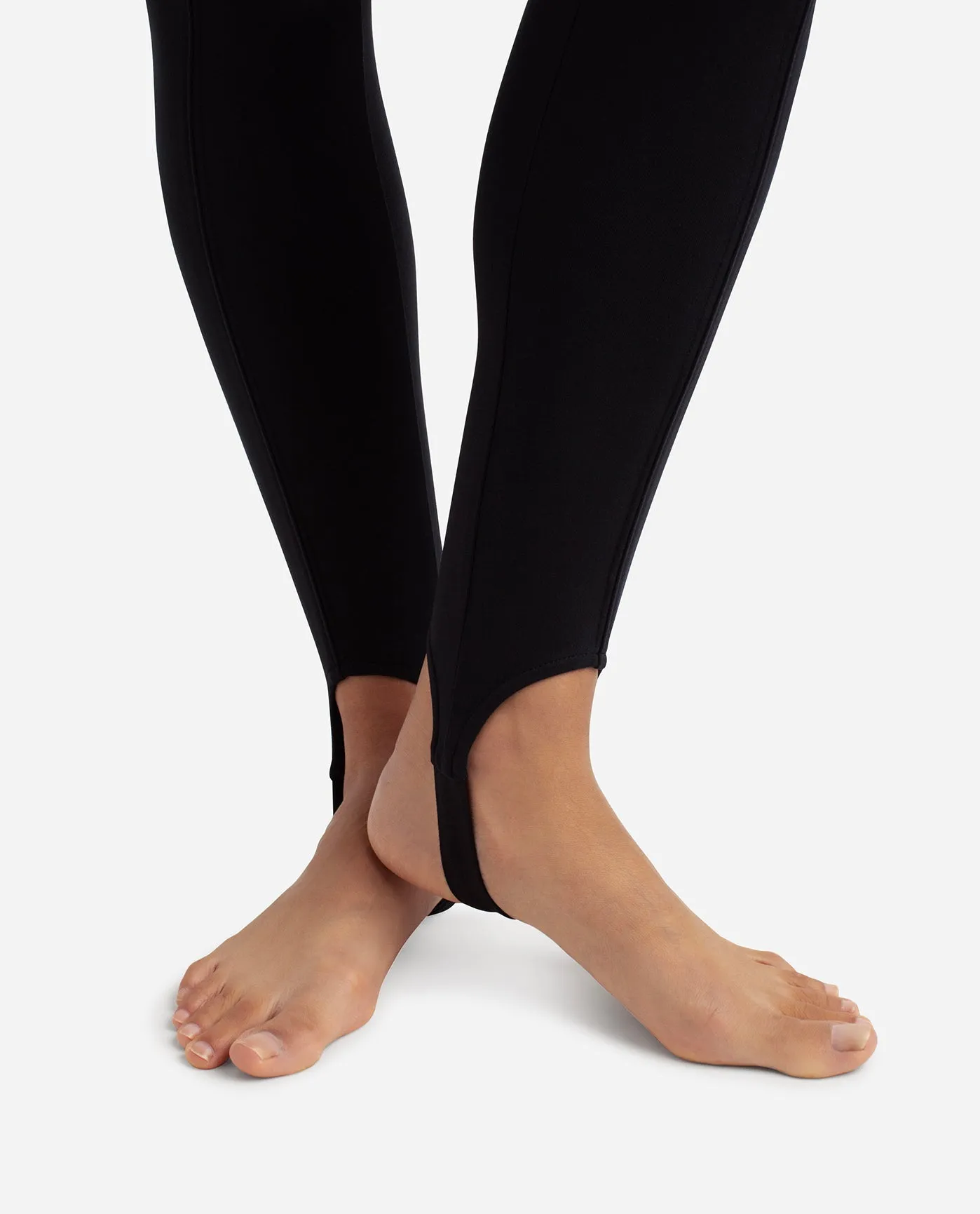 Premium Comfort Stirrup Leggings for Active Lifestyle - Stylish Fit and Flexibility